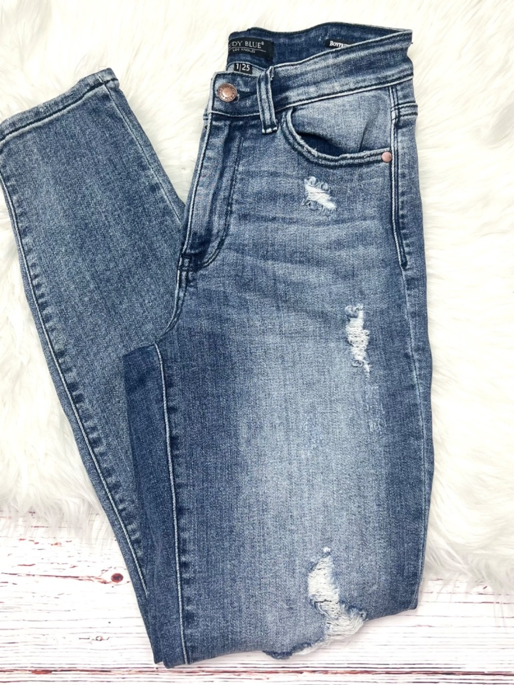 👖|•JUDY BLUE•| Boyfriend Fit High Rise Waist Size 1/25👖 - Picture 2 of 9
